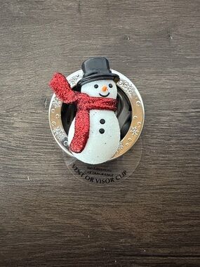 Bath & Body Works Snowman Vent/Visor Clip in White, Red & Black